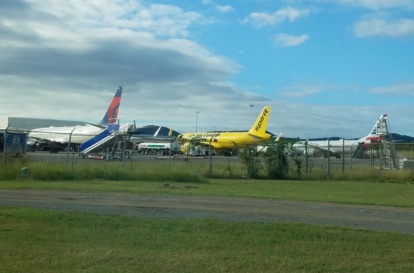 Commercial aircraft on Henry E Rohlsen airport tarmac