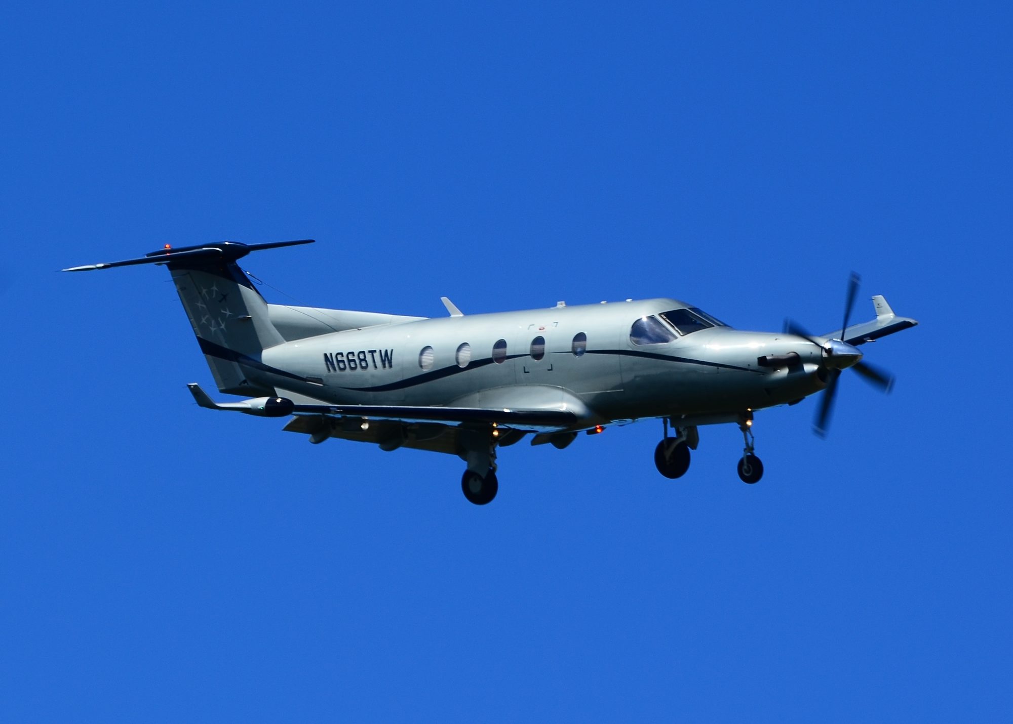 N668TW Tradewinds Aviation Pilatus PC-12-45 (cn 326) (8445492633)